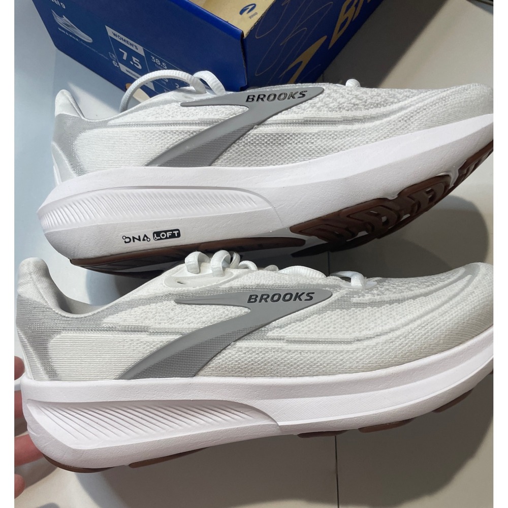 Brooks Revel 9 Womens Running Shoes White Grey Black 120489 1B 135 Size 7.5 - Picture 2 of 6